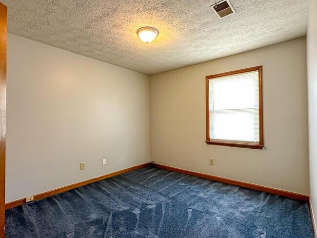Building Photo - 5506 Singleton Rd