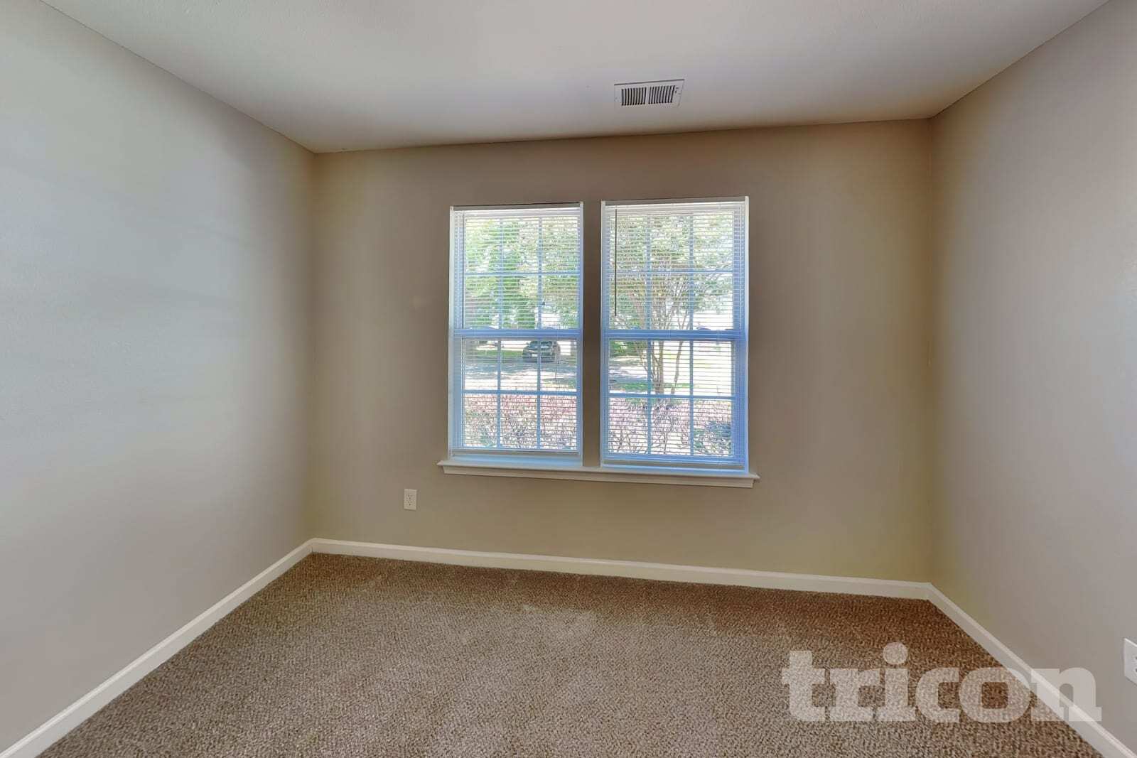 Building Photo - 2856 Oasis Ln