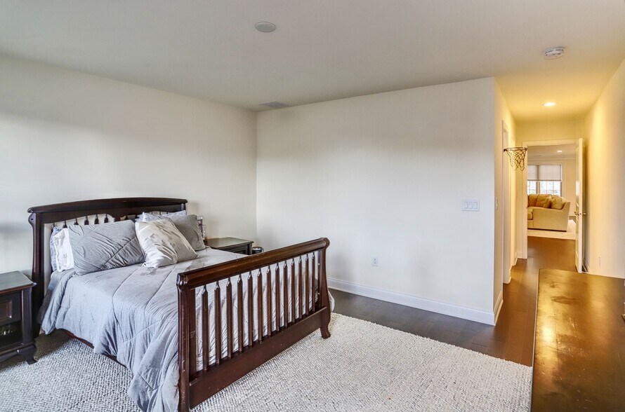 Building Photo - 22 Silent Nest Way