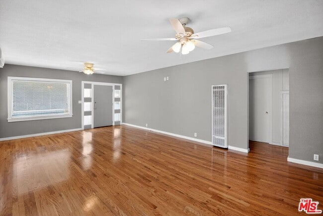 Building Photo - 11029 Sarah St