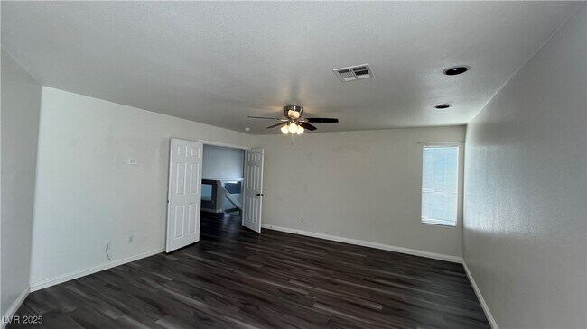 Building Photo - 537 Fiddlehead Ave