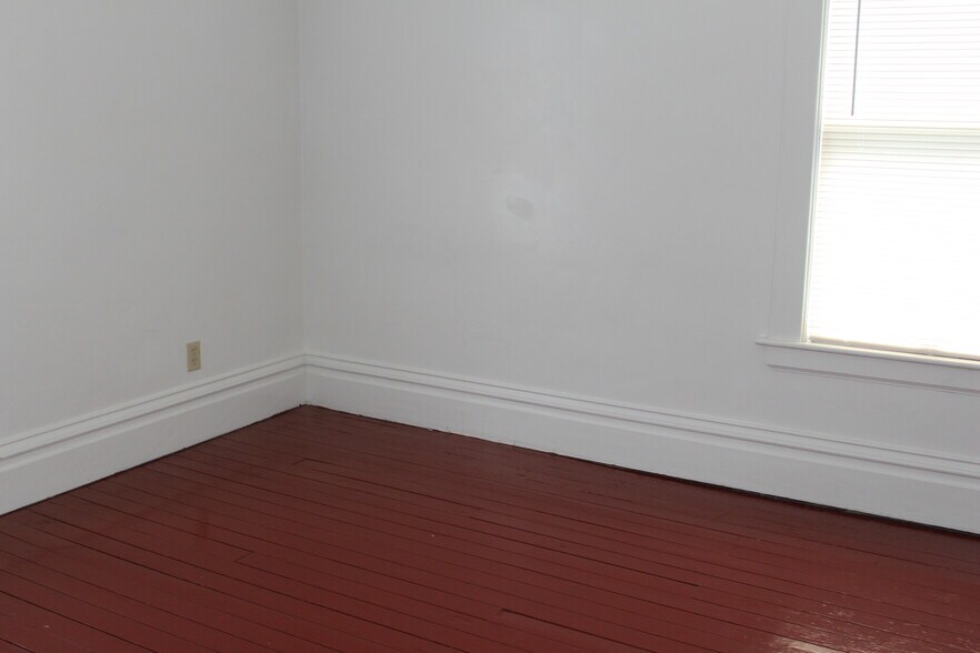 Building Photo - 514 Wheaton Ave