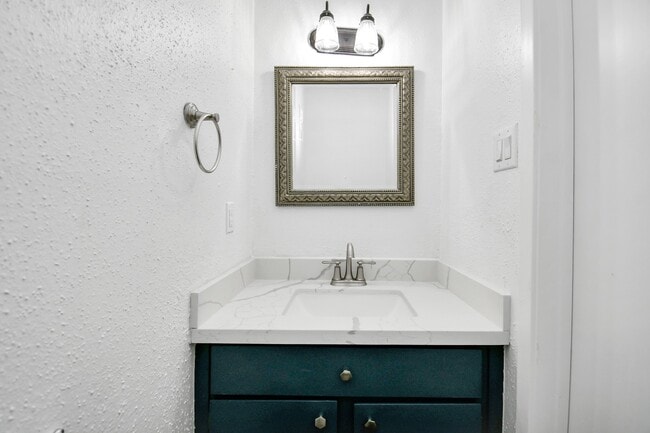 Building Photo - 2002 Gentryside Dr