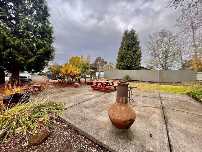 Building Photo - 7650 Birch Bay Dr