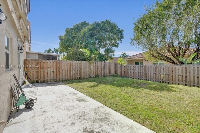 Building Photo - 2001 Barcelona Terrace