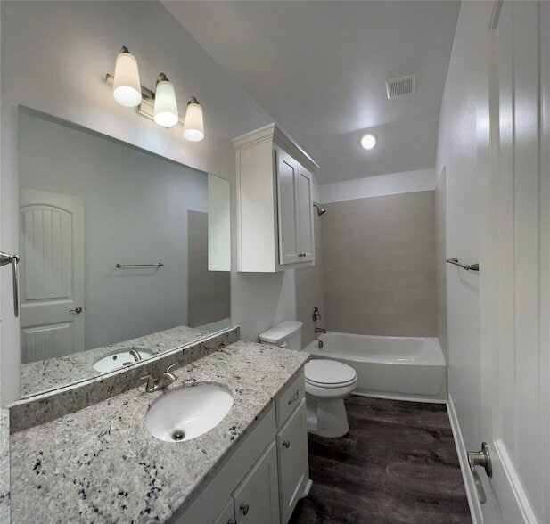 Building Photo - 704 Tippit Ln