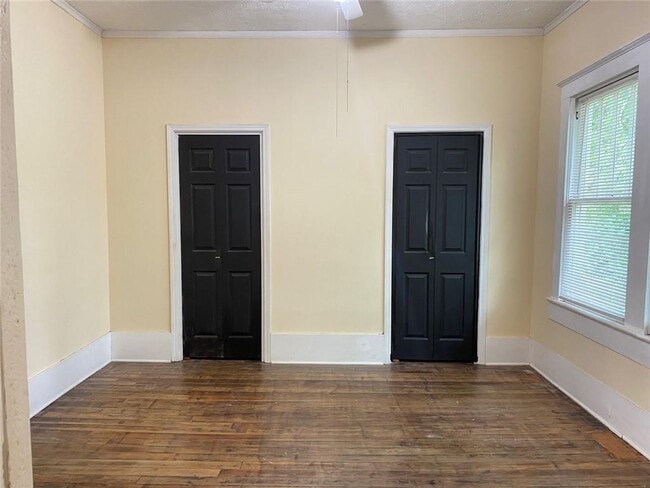 Building Photo - 175 Park Dr