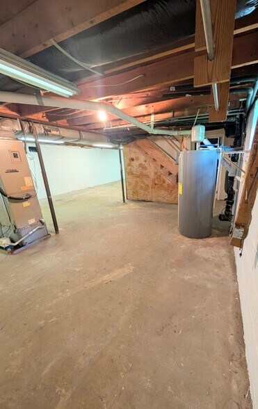Building Photo - 358 Henson Ln