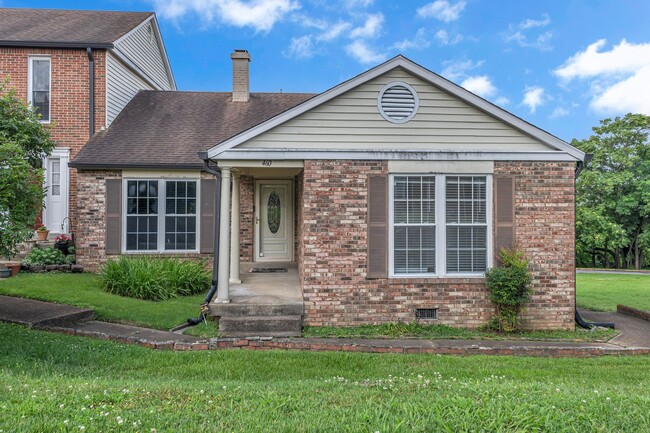 Building Photo - Brentwood/Crieve Hall end unit Condo -avai...