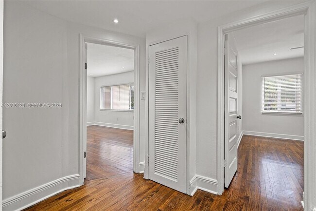 Building Photo - 3500 Ponce de Leon Blvd