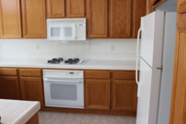 Building Photo - 39 Whispering Pine