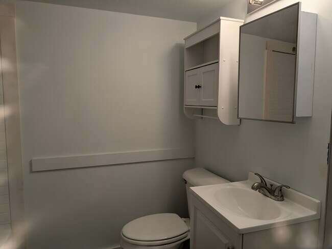 Building Photo - 315 US-5