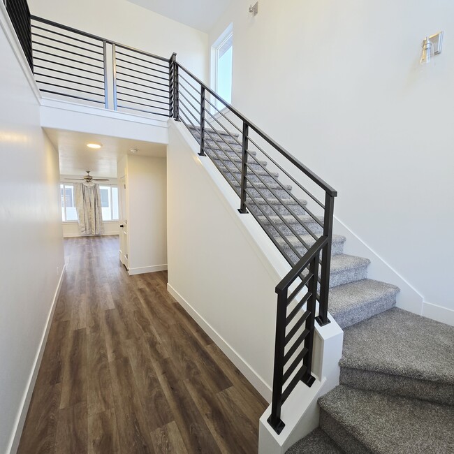 Building Photo - 4022 1100 N