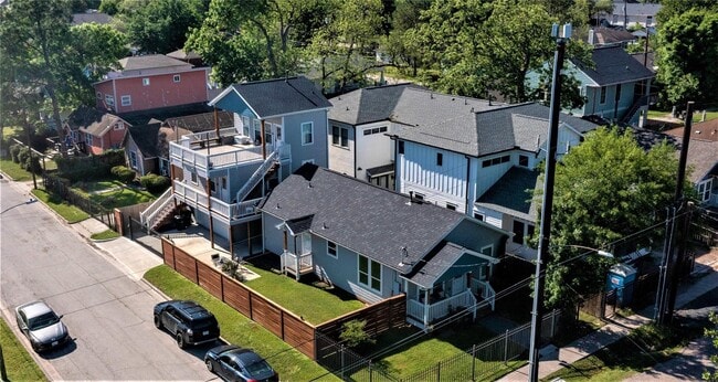 Building Photo - 1201 Northwood St