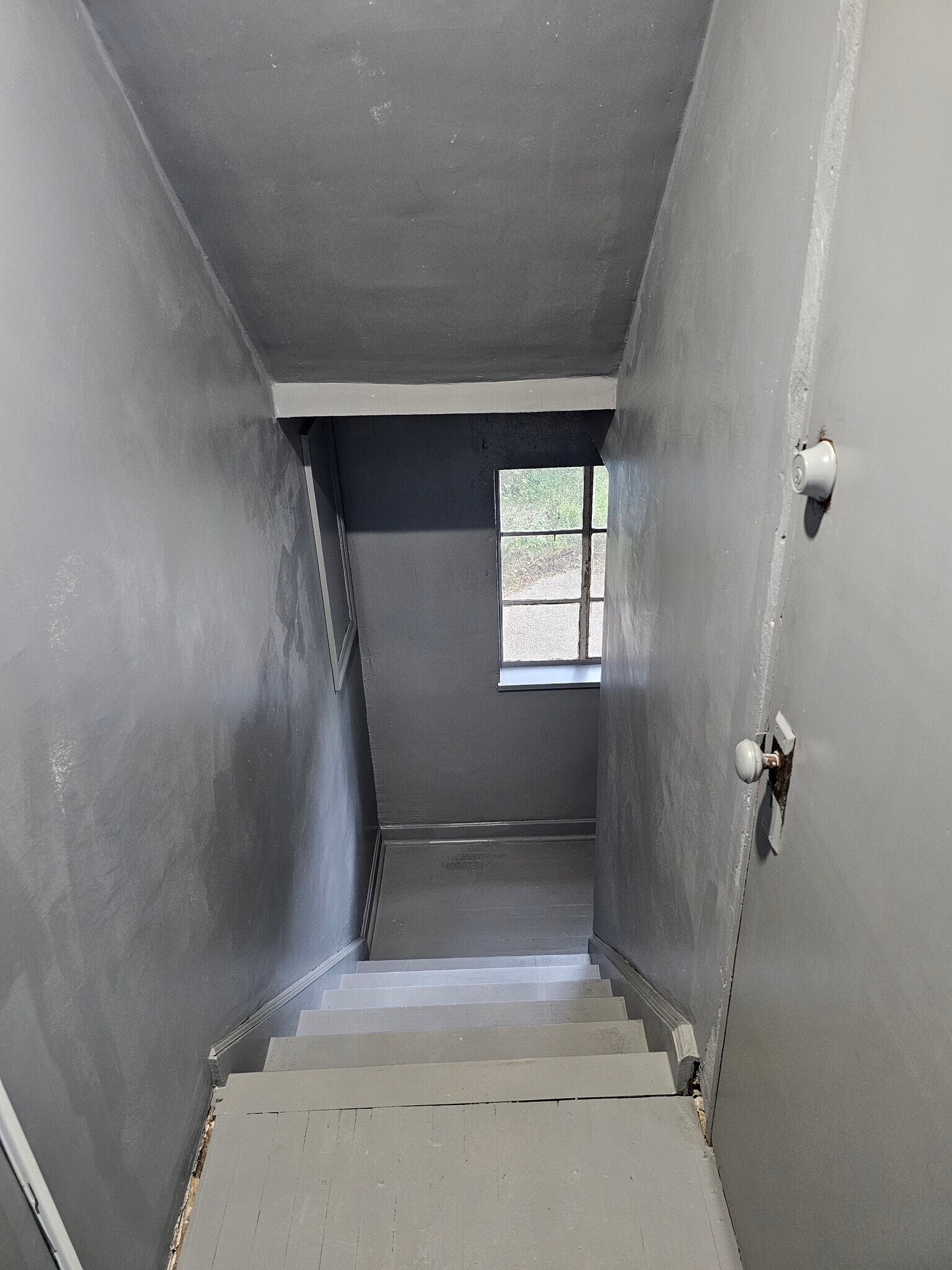 Basement access - 4355 Coleridge St