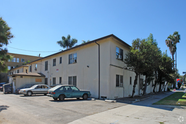 Primary Photo - 3300 Castle Heights Ave #7