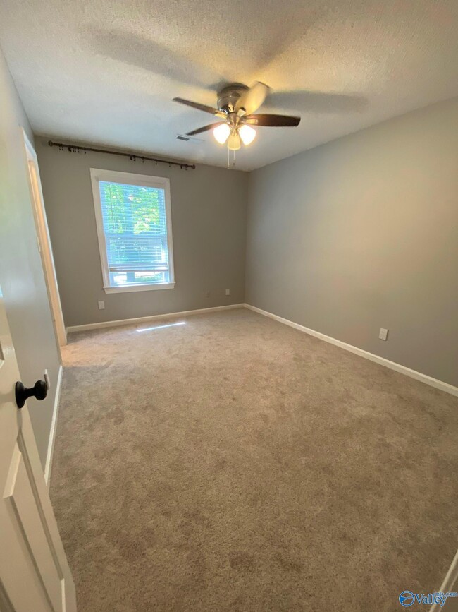 Building Photo - 10103 Shadow Wood Dr SE