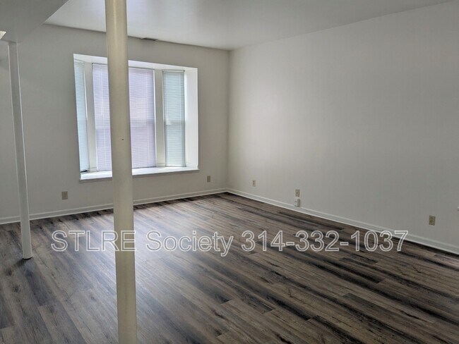 Building Photo - 2707 Russell Blvd