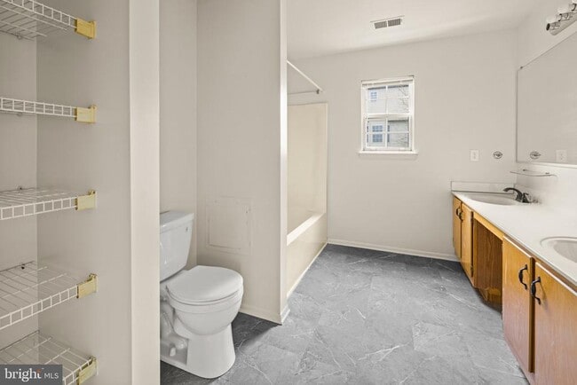 Building Photo - 7637 Seans Terrace