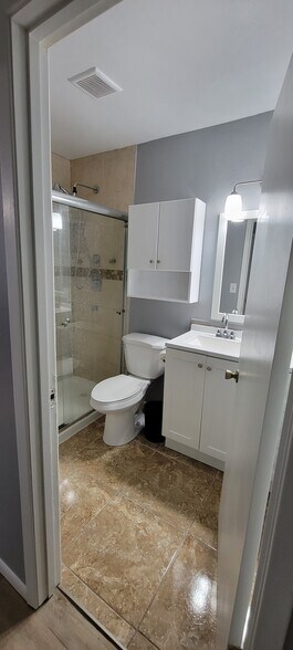 Building Photo - 1903 Hidden Way