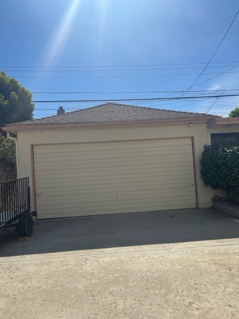 2 car garage - 4109 Beethoven St