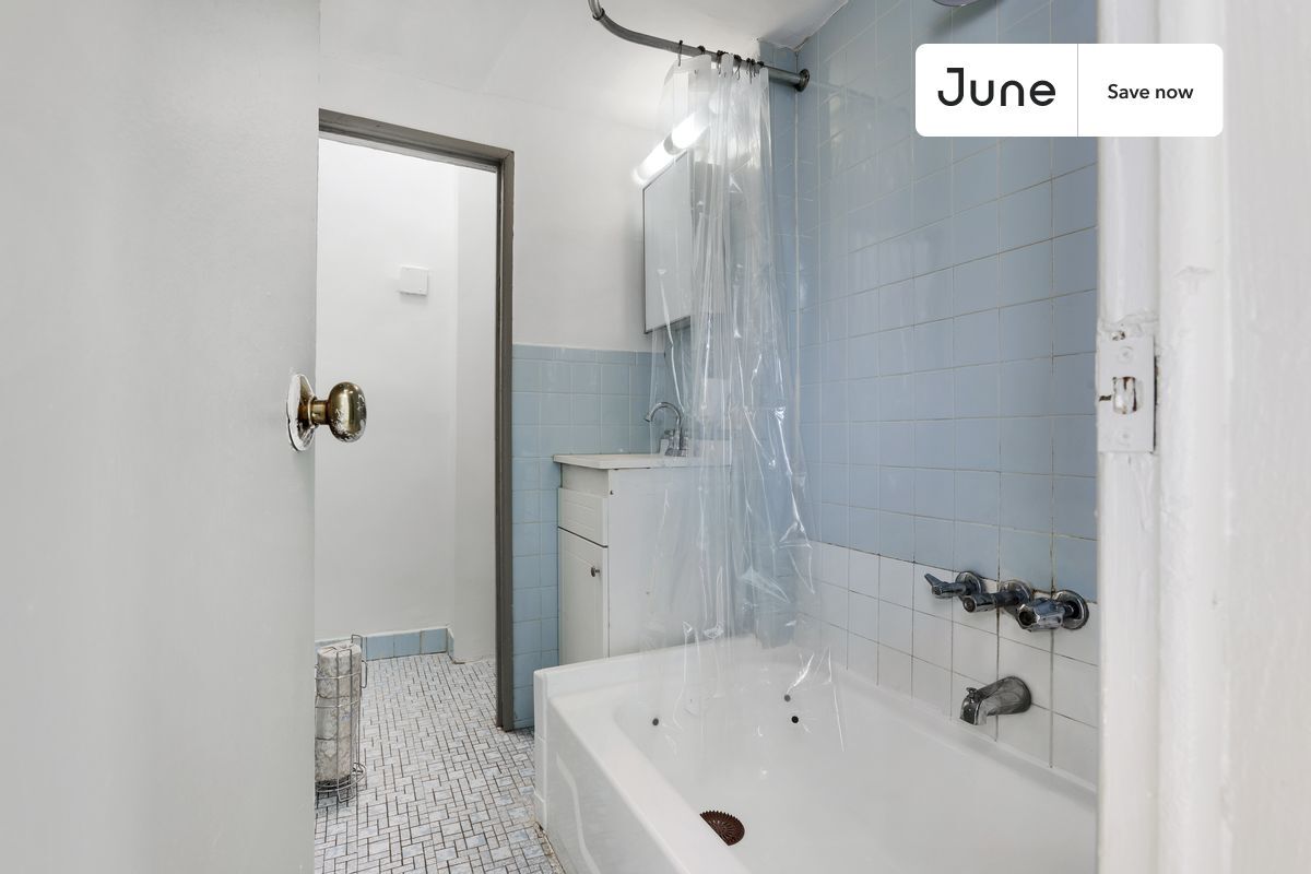 Building Photo - 824 9th Ave