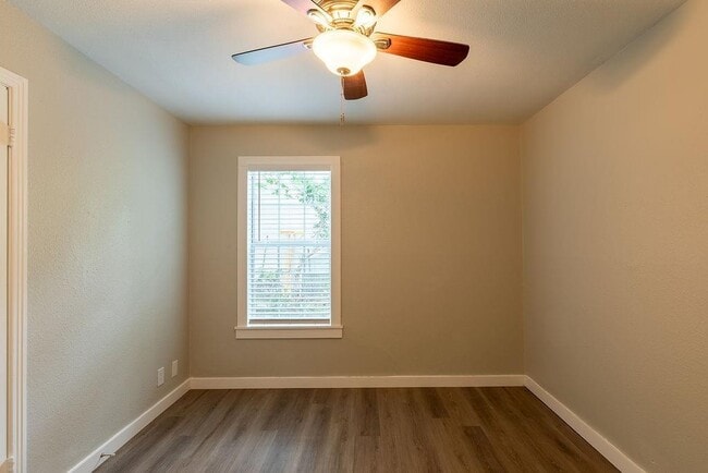 Building Photo - 6633 Racine Dr