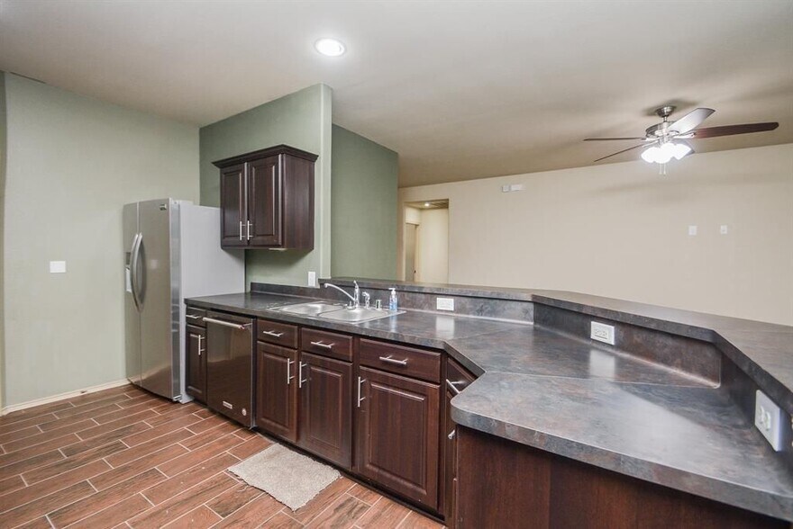 Building Photo - 9553 East Woodmark