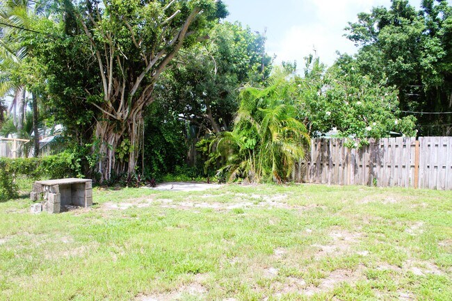 Building Photo - 5893 Williamson Rd