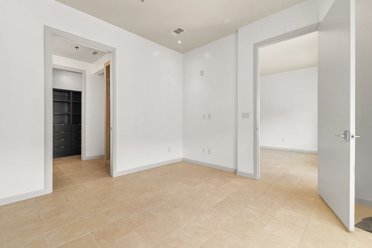 Building Photo - 17902 La Cantera Pkwy