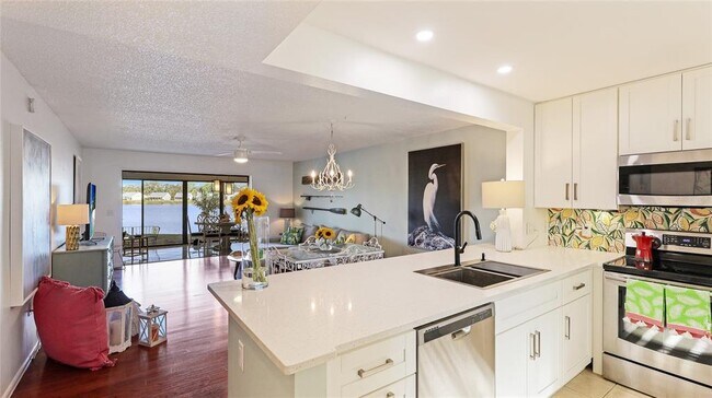 Building Photo - 307 Timber Lake Dr