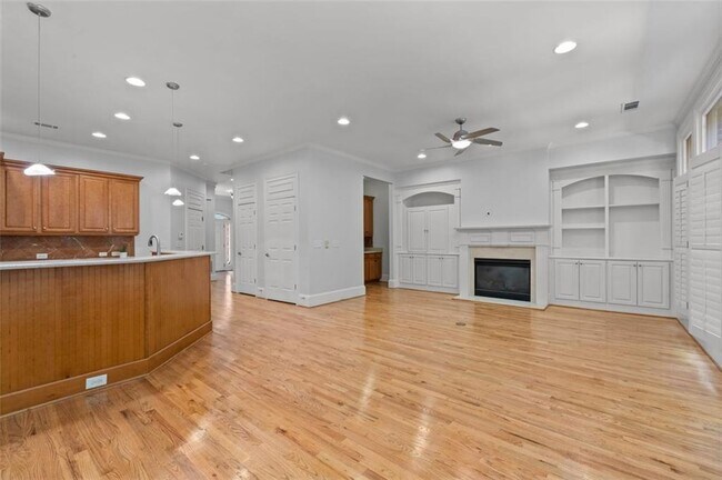 Building Photo - 6245 Spalding Dr