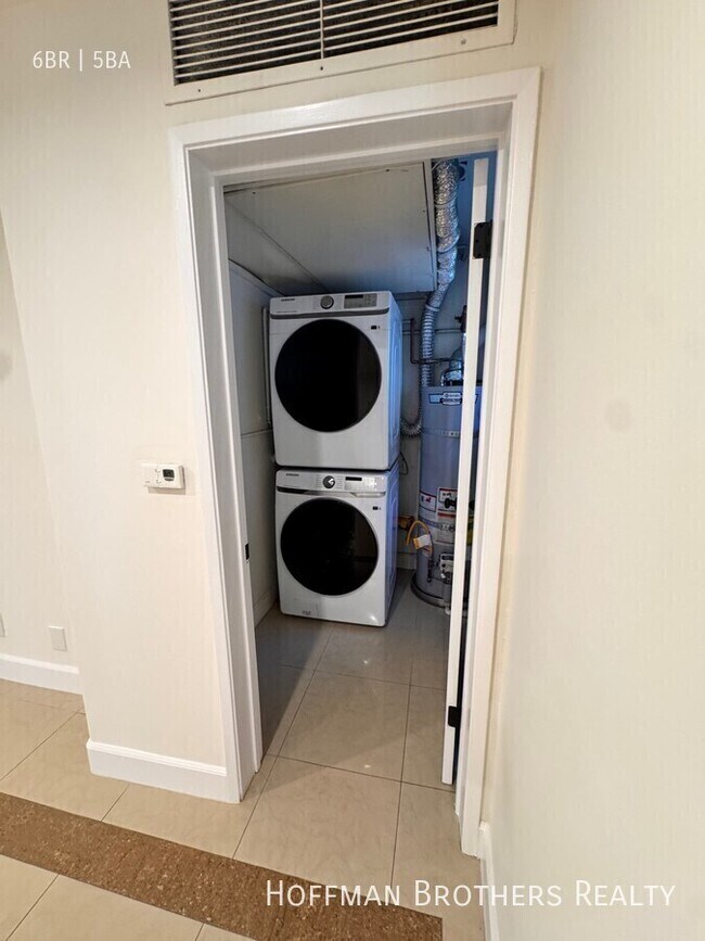 Building Photo - 317 S Hamel Rd