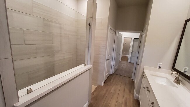 Building Photo - 2106 Grapewood Ln
