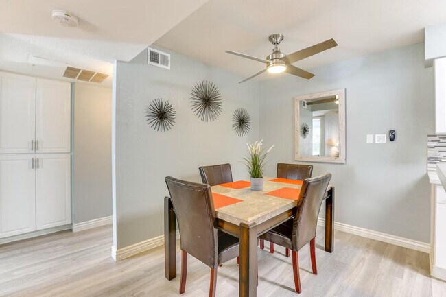 Building Photo - 5995 N 78th St