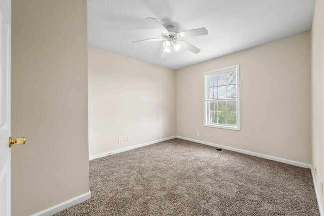 Building Photo - Kingsbury Drive-936A