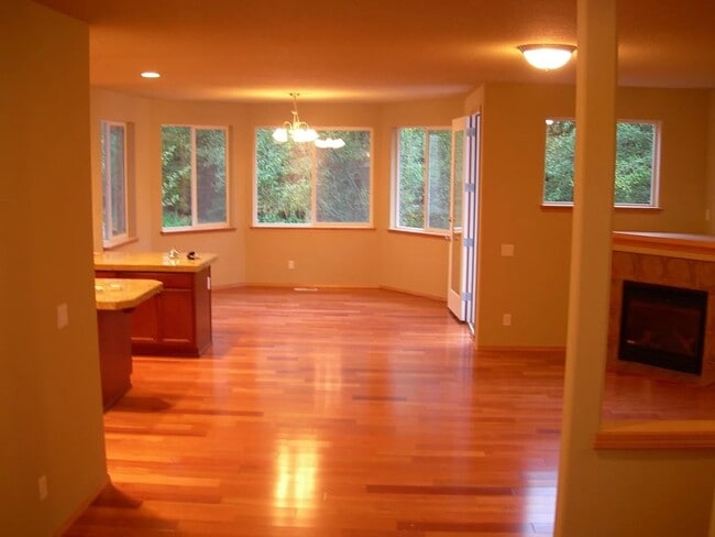 Building Photo - 5446 NW Bannister Dr