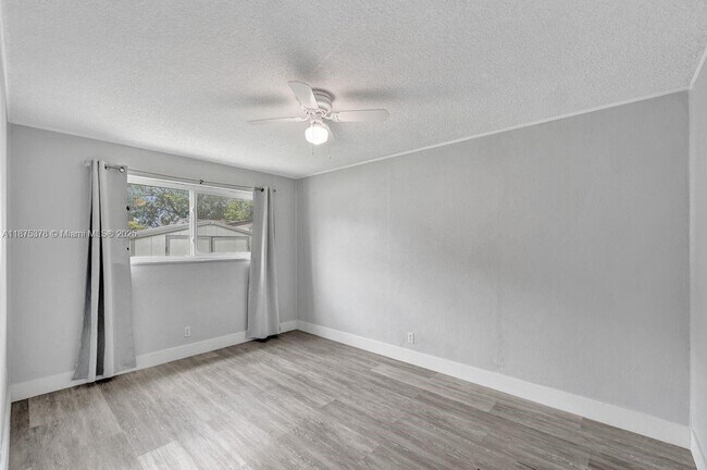 Building Photo - 5031 SW 88th Terrace