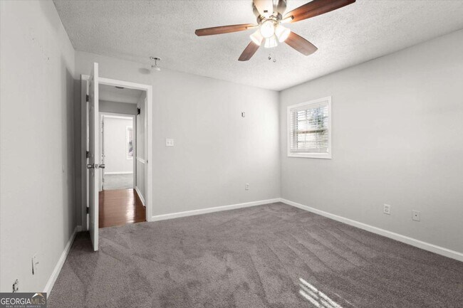 Building Photo - 2172 Park Terrace