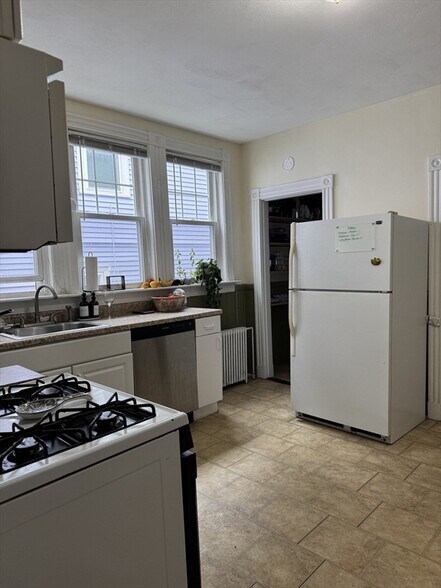 Building Photo - 98 Westbourne Ter