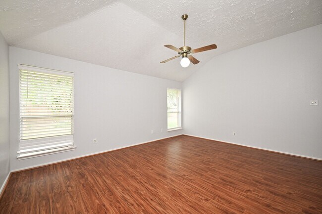 Building Photo - 3551 Santa Rosa Ln