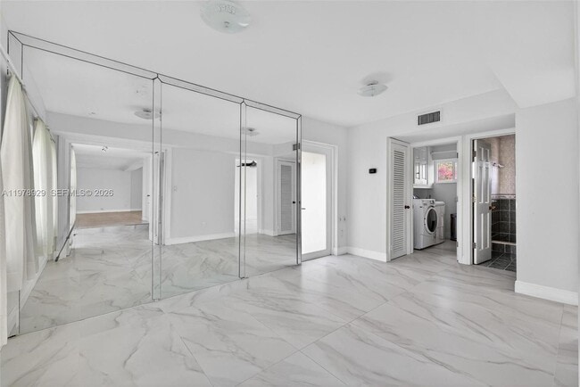 Building Photo - 1470 N Treasure Dr