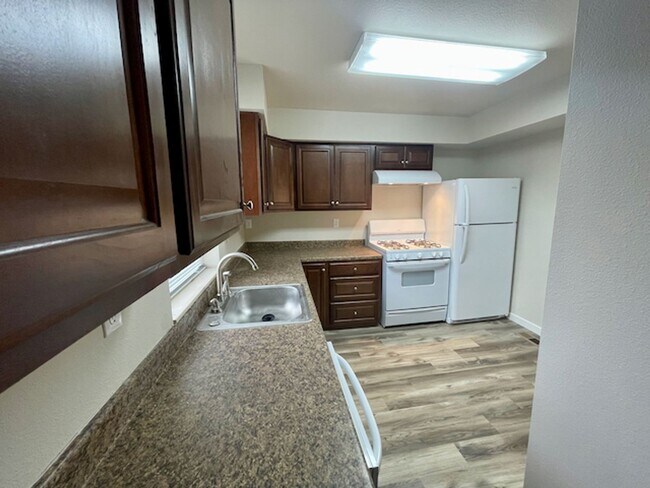 Building Photo - 2101 E Willamette Ave