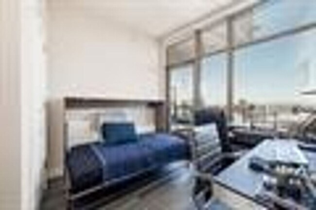 Building Photo - Beautiful Condo at Electra!