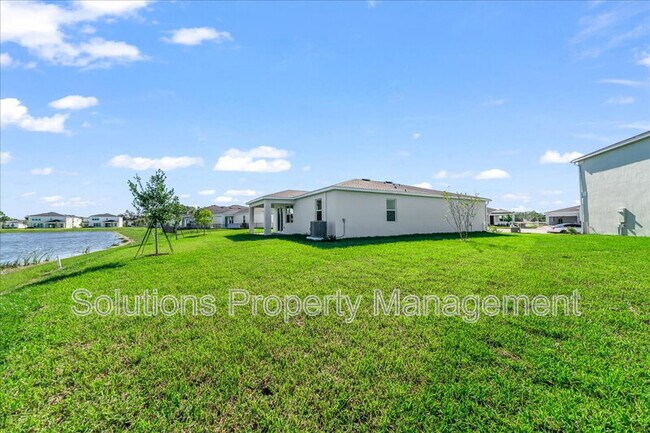 Building Photo - 2037 Fuchsia Pl NW