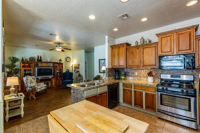 Building Photo - Beautiful 3 bed 2 bath Home!