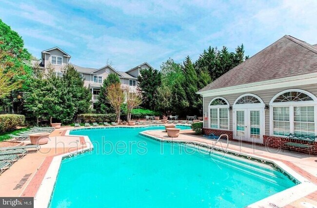 Building Photo - 12813 Fair Briar Ln