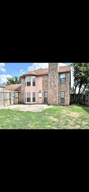 Building Photo - 1803 Shoreline Dr