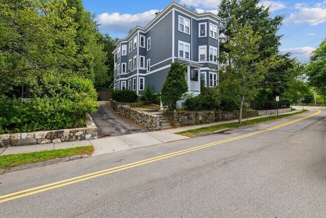 Building Photo - 94 Dudley St