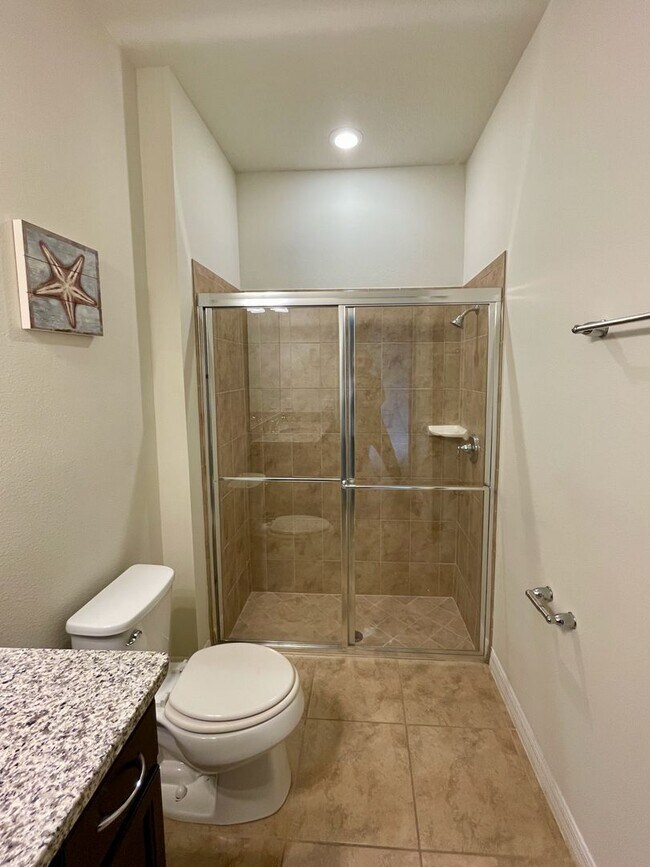 Building Photo - Spacious 5-Bed / 4.5-Bath Townhome w/ Private Pool & Sundeck in Gated Oakmont at Solterra Near Di...